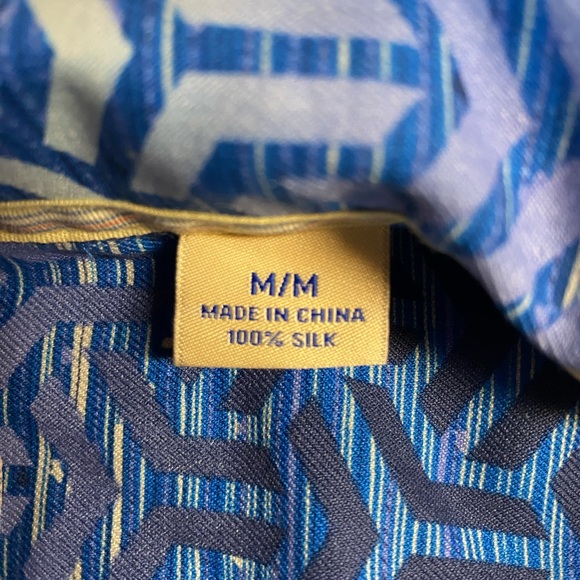 Tommy Bahama 100% Silk Short Sleeve Button Up Shirt Men’s Medium - Picture 4 of 4